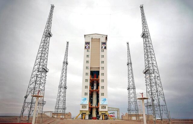 پرتاب همزمان سه ماهواره ایرانی به فضا پرتاب همزمان سه ماهواره ایرانی به فضا