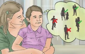 چطور به کودکان بیاموزیم به غریبه‌ها اعتماد نکنند؟