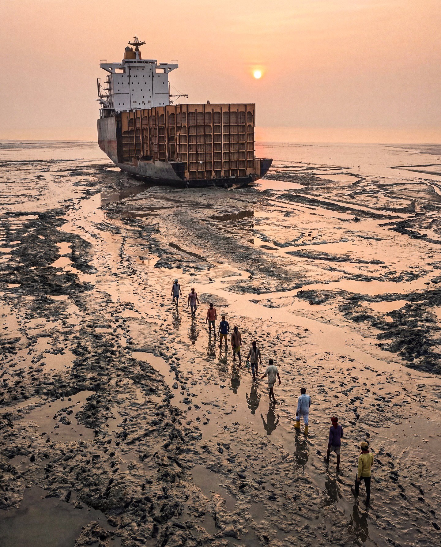 الانگ؛ بزرگ‌ترین قبرستان کشتی‌های جهان