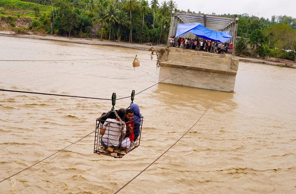 امدادرسانی به سیلزدگان در اندونزی