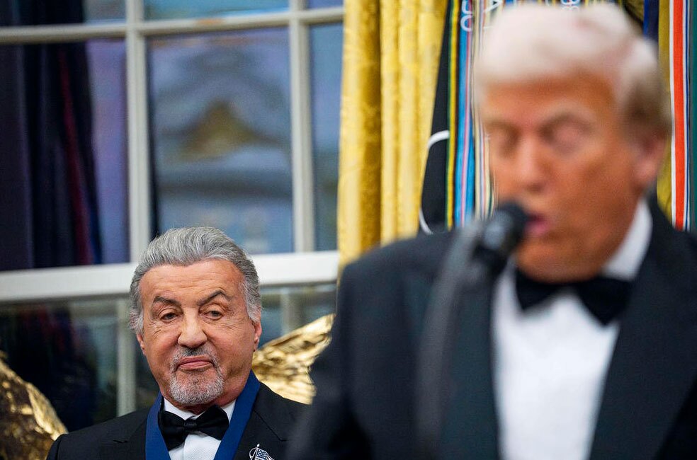 دیدنی های امروز؛ از آخرین اَبَرماه سال 2025 تا اخراج مهاجران از آمریکا اعطای مدال افتخار سال 2025 از سوی ترامپ