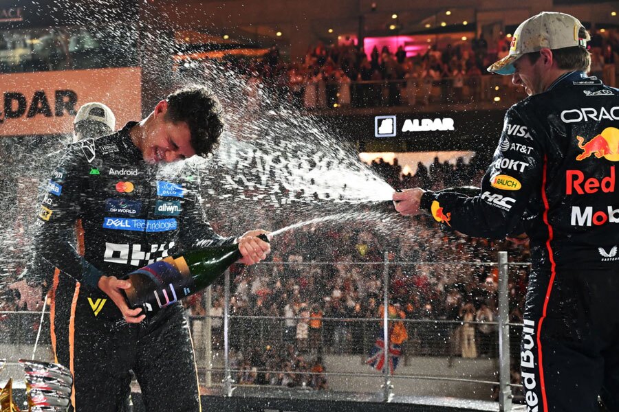 برنده مسابقات جایزه بزرگ اتومبیلرانی "فرمول یک" 