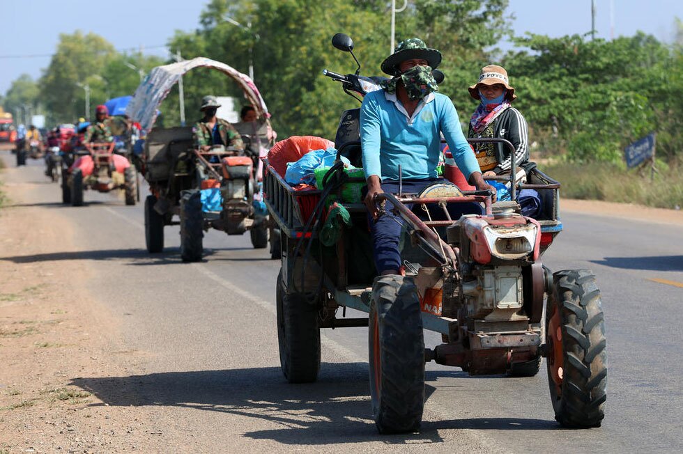 دیدنی های امروز؛ از جشنواره هاربین چین تا فرار کامبوجی ها از منطقه درگیری با تایلند مردم کامبوج از یک منطقه درگیری با تایلند
