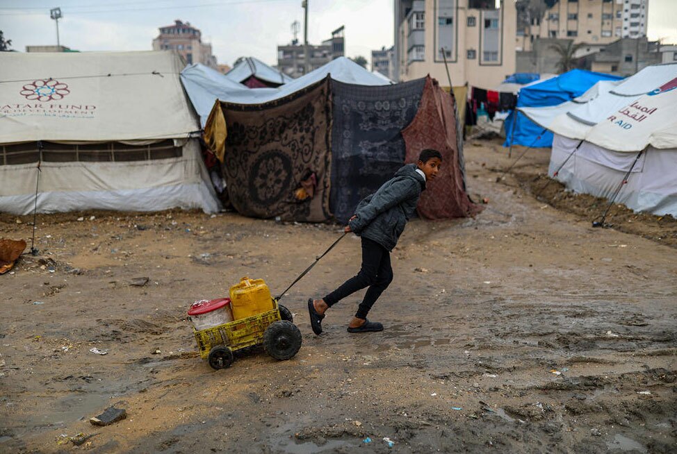 دیدنی های امروز؛ از انتشار عکس های جدید " جفری اپستین" تا ابراز تسلیت رهبر کره شمالی مادر فلسطینی سوگوار فرزند فوت کرده در اثر سرما در نوار غزه