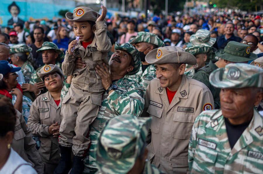 راهپیمایی به مناسبت بیست و ششمین سالگرد قانون اساسی ونزوئلا