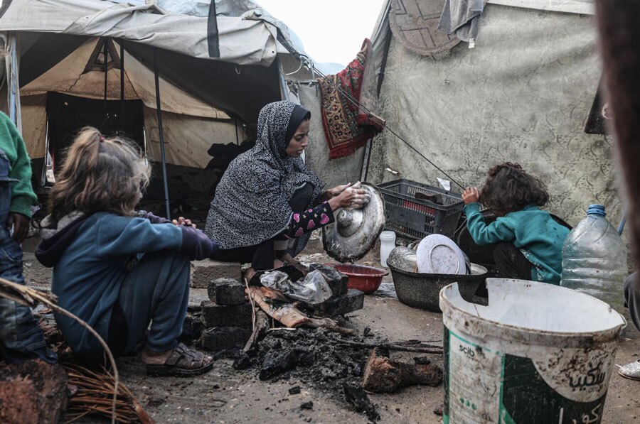 زندگی در شرایط دشوار در چادرهای آوارگان در غزه