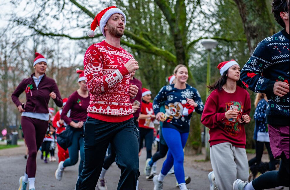 مسابقه دو 5 کیلومتری کریسمس در آمستردام هلند