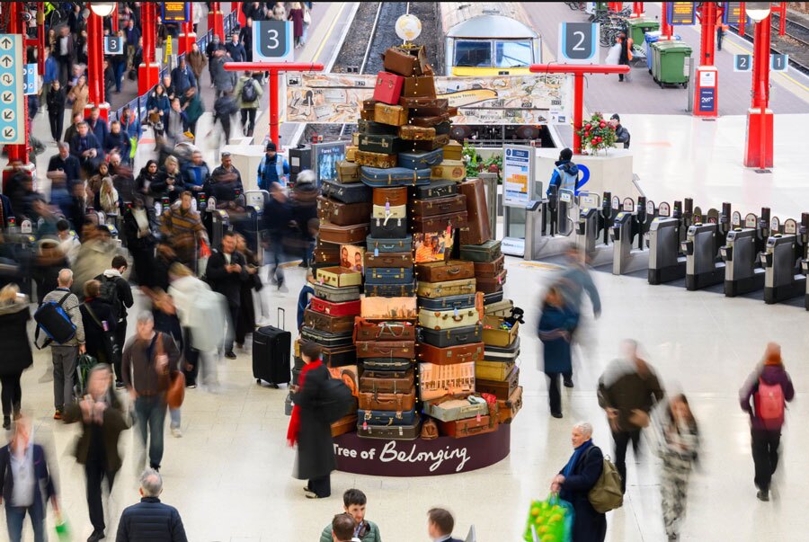 "درخت تعلق"، یک چیدمان به مناسبت روز جهانی مهاجران 