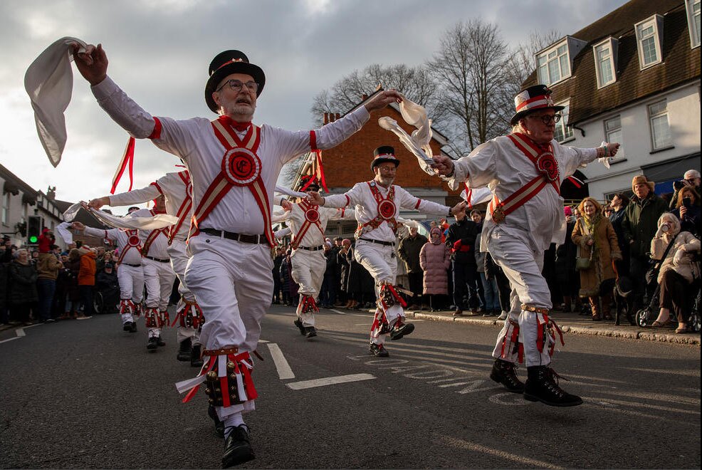رقص های سنتی انگلیسی در آیین های روز کریسمس