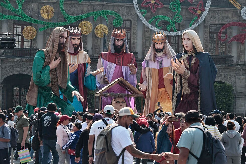 بازدید گردشگران در تعطیلات کریسمس