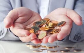 انتقاد تند نماینده مجلس به محدود شدن مهریه به ۱۴ سکه