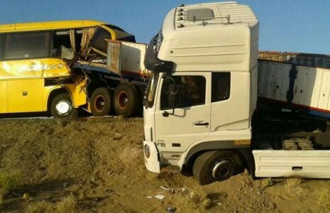 برخورد اتوبوس و کامیون در محور سربیشه–نهبندان