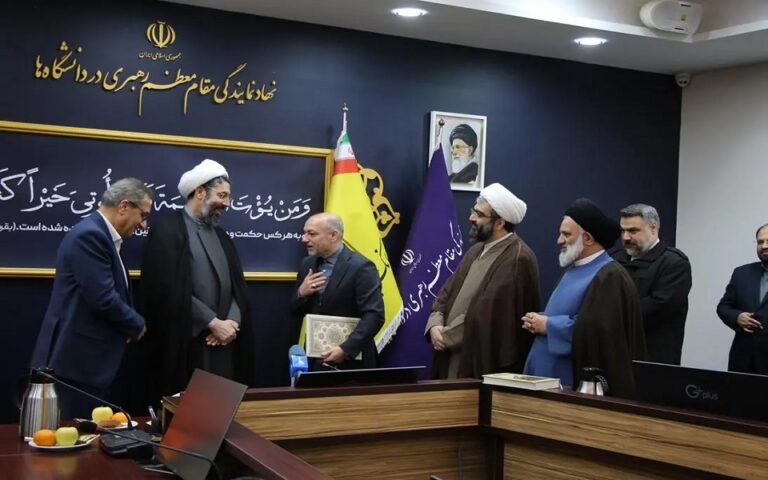 تفاهم‌نامه بانک پارسیان و نهاد نمایندگی رهبری برای اعطای تسهیلات عمره به دانشجویان