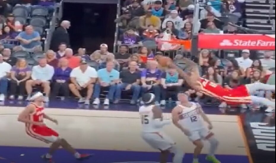 حلقۀ بسکتبال باعث مصدومیت یک بازیکن شد