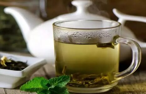 دمنوش چای سبز و روش ساده تهیه آن برای کاهش چربی خون