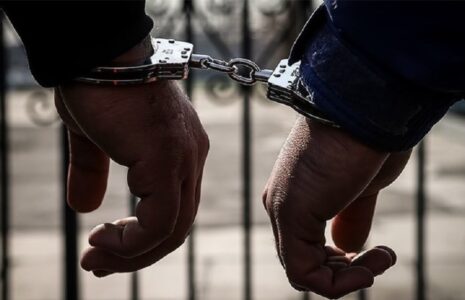 دو جیب بر مترو و بازار دستگیر شدند دو جیب بر مترو و بازار دستگیر شدند