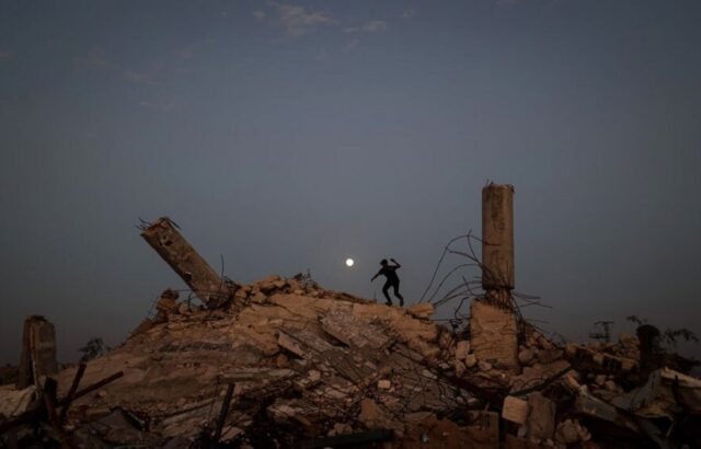 دیدنی های امروز؛ از آخرین اَبَرماه سال 2025 تا اخراج مهاجران از آمریکا دیدنی های امروز