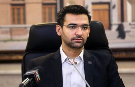 آذری جهرمی از جدال روحانی و موافقان فیلترینگ