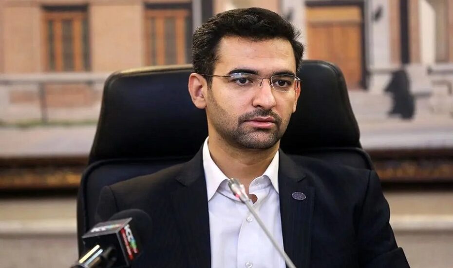 آذری جهرمی از جدال روحانی و موافقان فیلترینگ