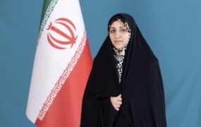 زهرا بهروز آذر