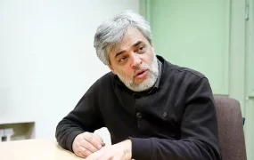 انتقاد تند مهاجری به پزشکیان: برای سفید کردن آمدید، نه سیاه کردن!