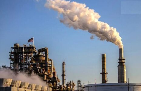 مهار آتش در پتروشیمی بوشهر