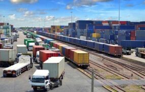 واردات کالاهای اساسی بدون ارز از مرزها مجاز شد