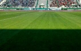 ویدئوی جنجالی از حاشیه دربی اراک؛ تماشاگران بدون بلیت از دیوار عبور کردند/ فیلم حاشیه دربی اراک