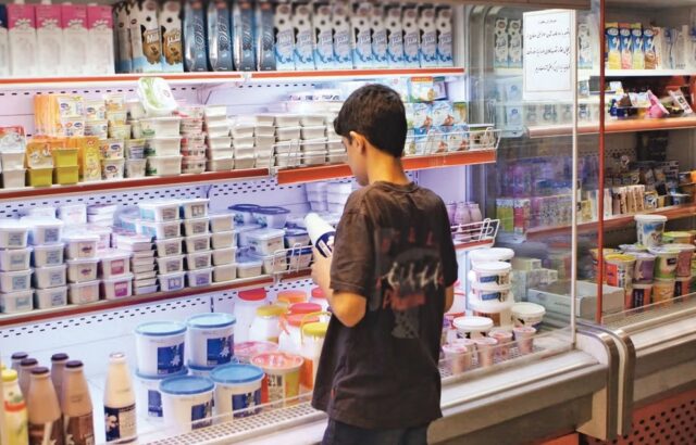 لبنیات در آستانه حذف از سفره ایرانیها؛ چرا این بحران شکل گرفت؟ گرانی لبنیات