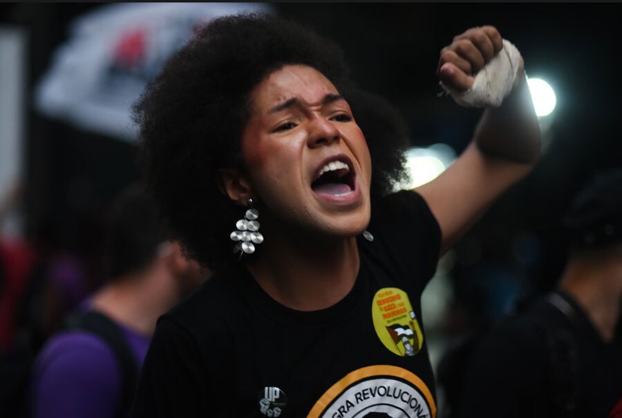 تجمع اعتراضی در مقابل کنسولگری آمریکا