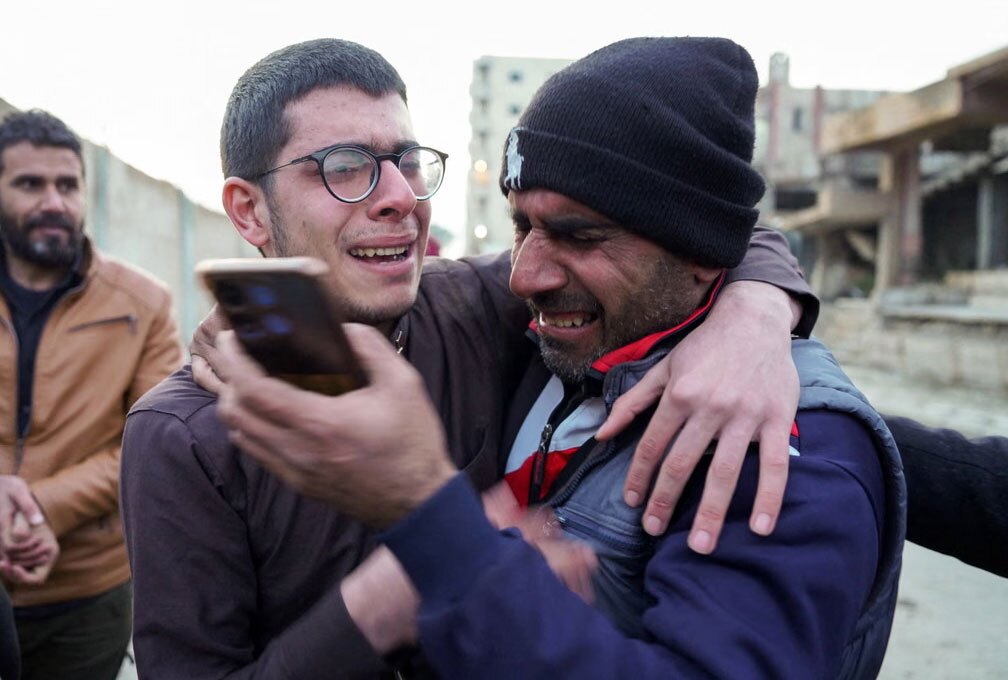 آزادی پدر و پسر از زندان "الاقطان" 