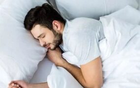 اگر با گزگز انگشتان و خشکی شانه‌ها از خواب بیدار می شوید نگران باشید