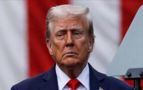 ترامپ فرستادن نیروی نظامی به ایران لازم نیست