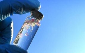 روش ساده و کم‌هزینه برای حذف ریزپلاستیک‌ها از آب آشامیدنی