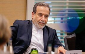 عراقچی: موشکهای بالستیک ایران قابل مذاکره نیست عراقچی