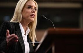 دادستان کل آمریکا: مادورو و همسرش در مجازات سخت قرار میگیرند پاملا باندی