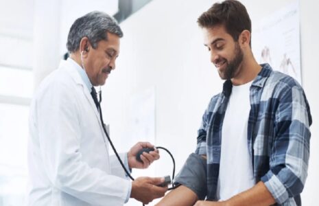 چکاپ منظم سالانه؛ کلید حفظ و ارتقای سلامت مردان