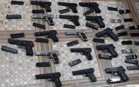 کشف کوله پشتی حاوی ۱۸ قبضه کلت و ۲۰۰ تیر جنگی کوله پشتی