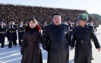 کیم جونگ اون و دخترش بر آزمایش موشکی
