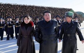 کیم جونگ اون و دخترش بر آزمایش موشکی