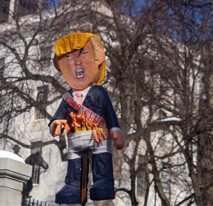 دیدنی های امروز؛ از شکوفه درختان گیلاس در ژاپن تا آتش بازی آیینی در بارسلونا