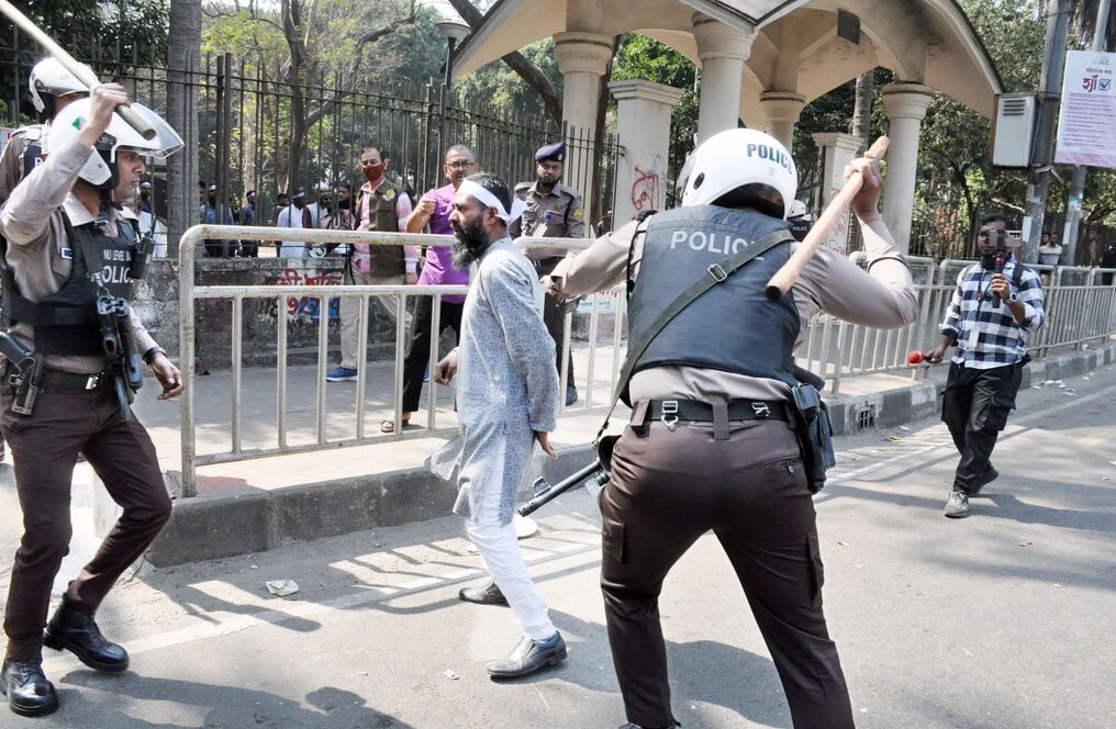 اعتراضات به حداقل دستمزد در پایتخت بنگلادش