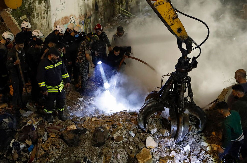 9 کشته در ریزش یک ساختمان در شهر طرابلس