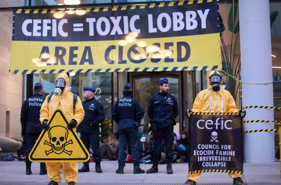 اعتراض فعالان صلح سبز در حاشیه اجلاس