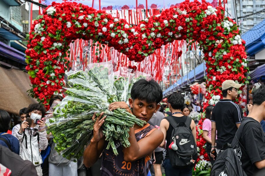 بازار گل شهر مانیل فیلیین در آستانه ولنتاین