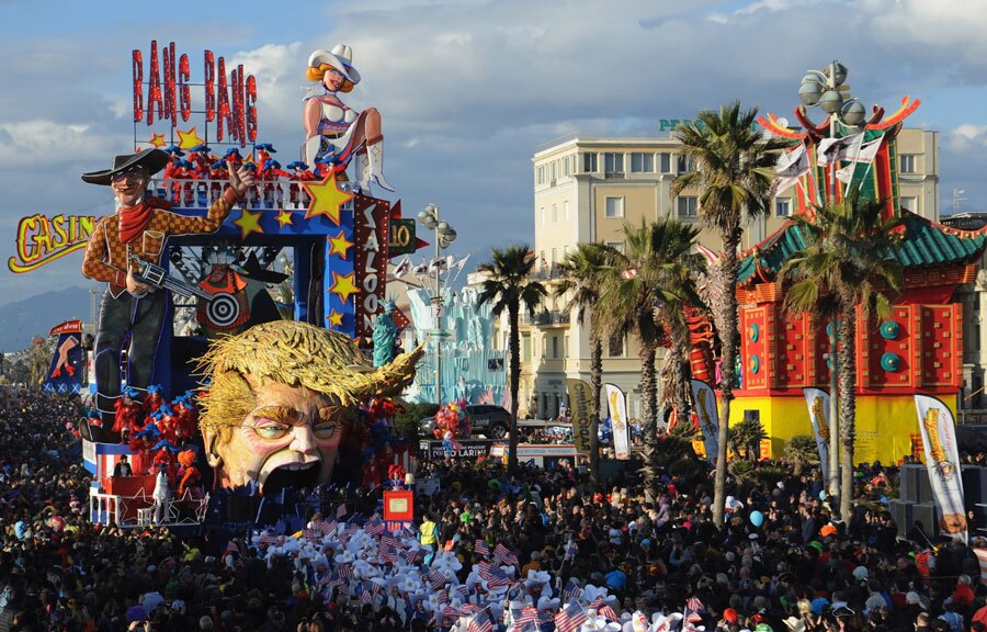 ماکت ترامپ جهانخوار در کارناوال سالانه شهر ویارجیو ایتالیا