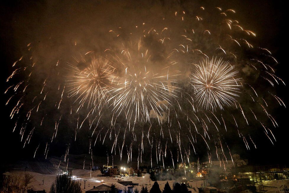 دیدنی های امروز؛ از جشن های سال نو چینی تا ولنتاین آتش بازی در شب ولنتاین