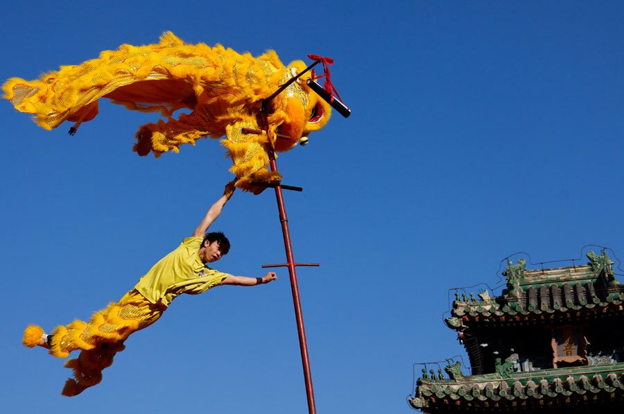 اجرای رقص سنتی شیر 