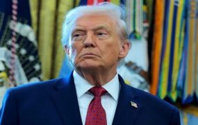 نقشه‌ای با پرچم آمریکا بر کانادا، گرینلند و ونزوئلا؛ واکنش‌ها به عکس دونالد ترامپ