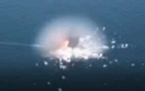 انهدام شناور در رزمایش نیروی دریایی سپاه